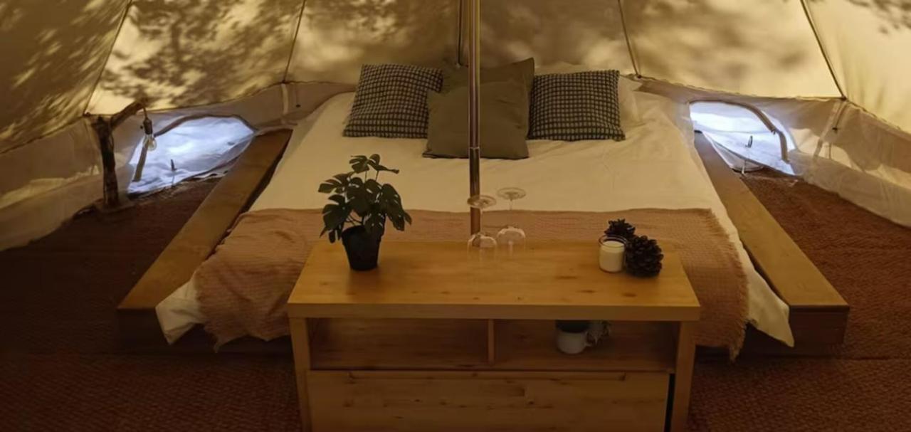 Evasion En Pleine Nature, Tipi Insolite Et Jacuzzi Au Pont Du Gard ! Vers-Pont-du-Gard Exterior foto